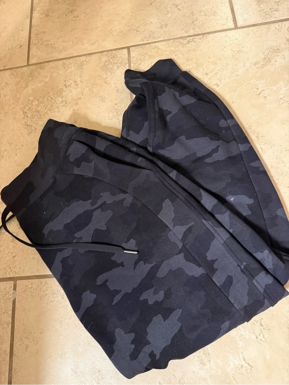 lululemon athletica women’s scuba Black & Charcoal Camo Joggers